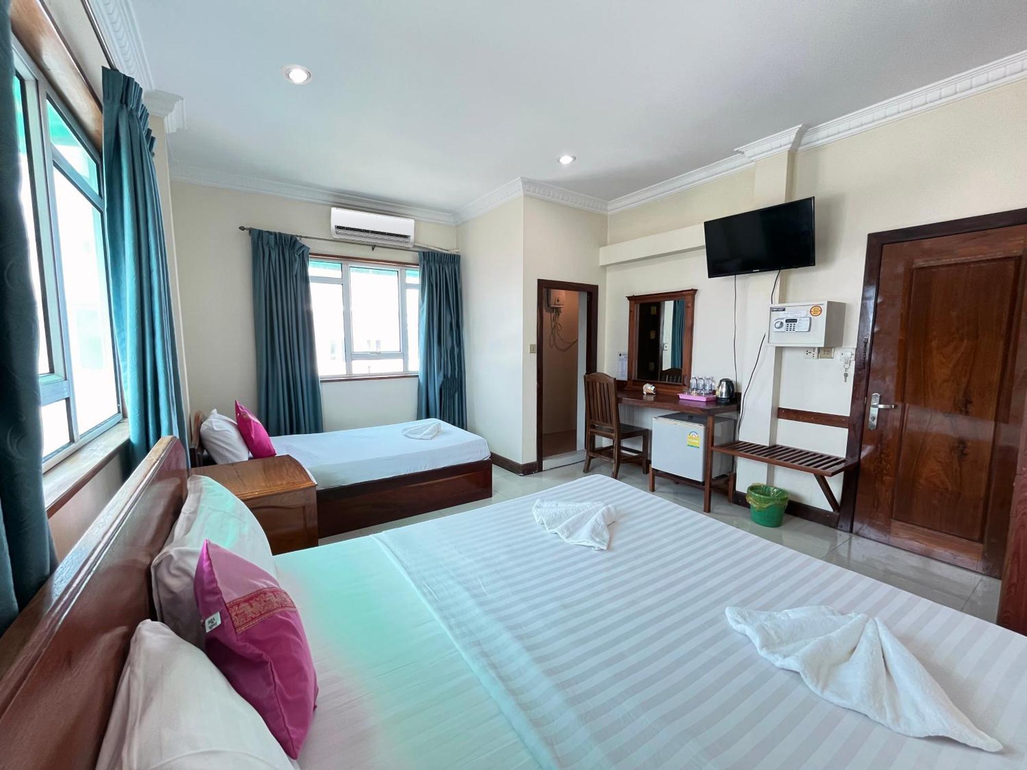Seng Hout Hotel Battambang Eksteriør bilde