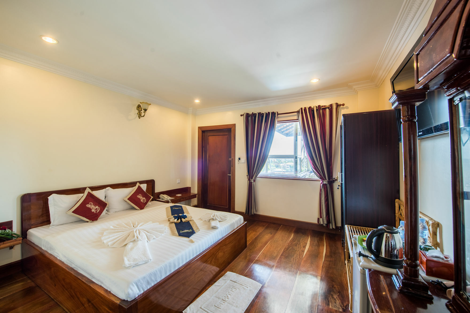 Seng Hout Hotel Battambang Eksteriør bilde