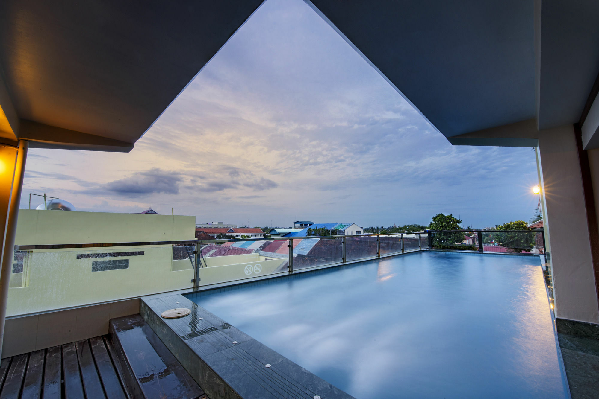Seng Hout Hotel Battambang Eksteriør bilde